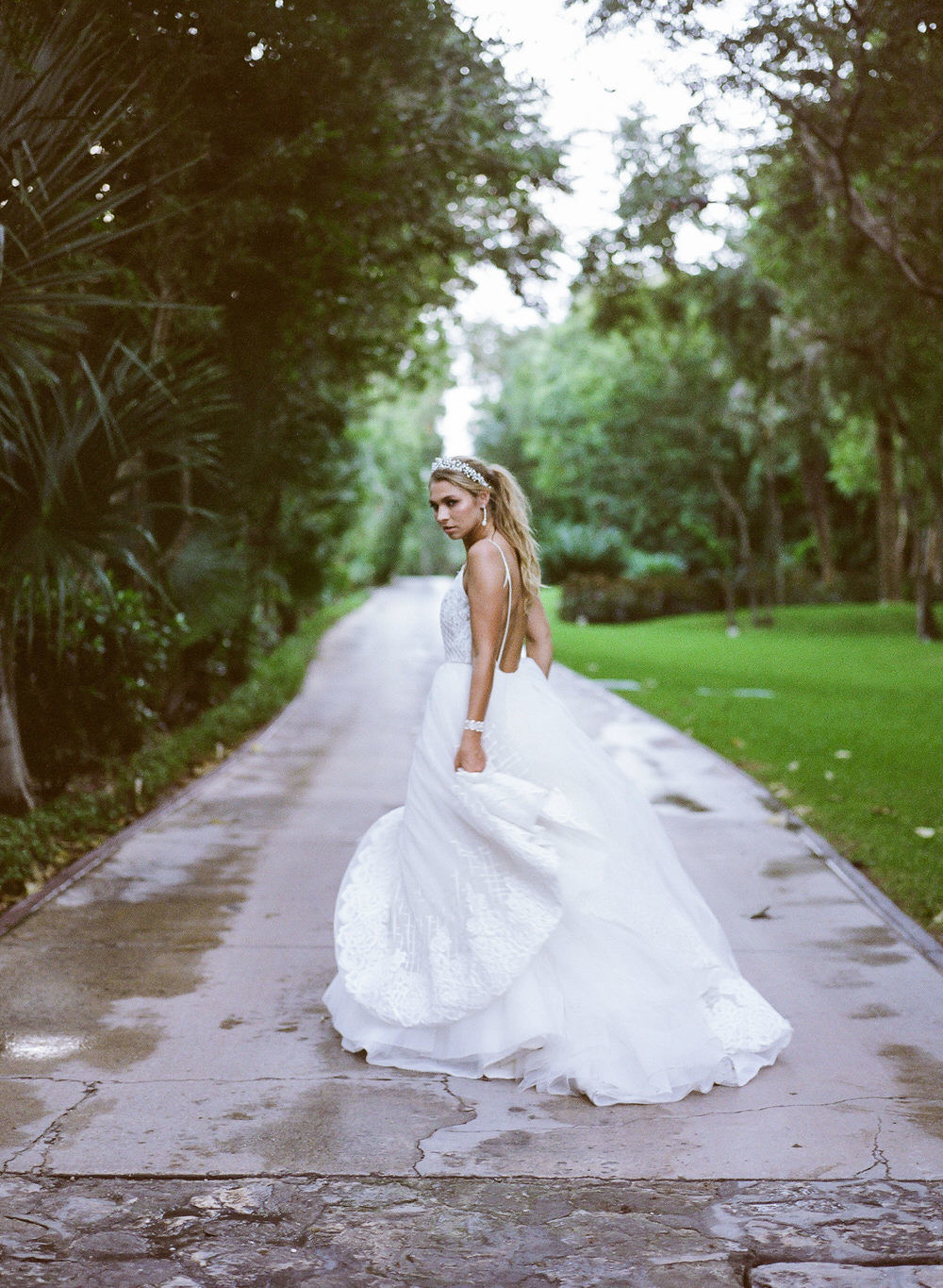 bridal portrait near the Mayan Jungle